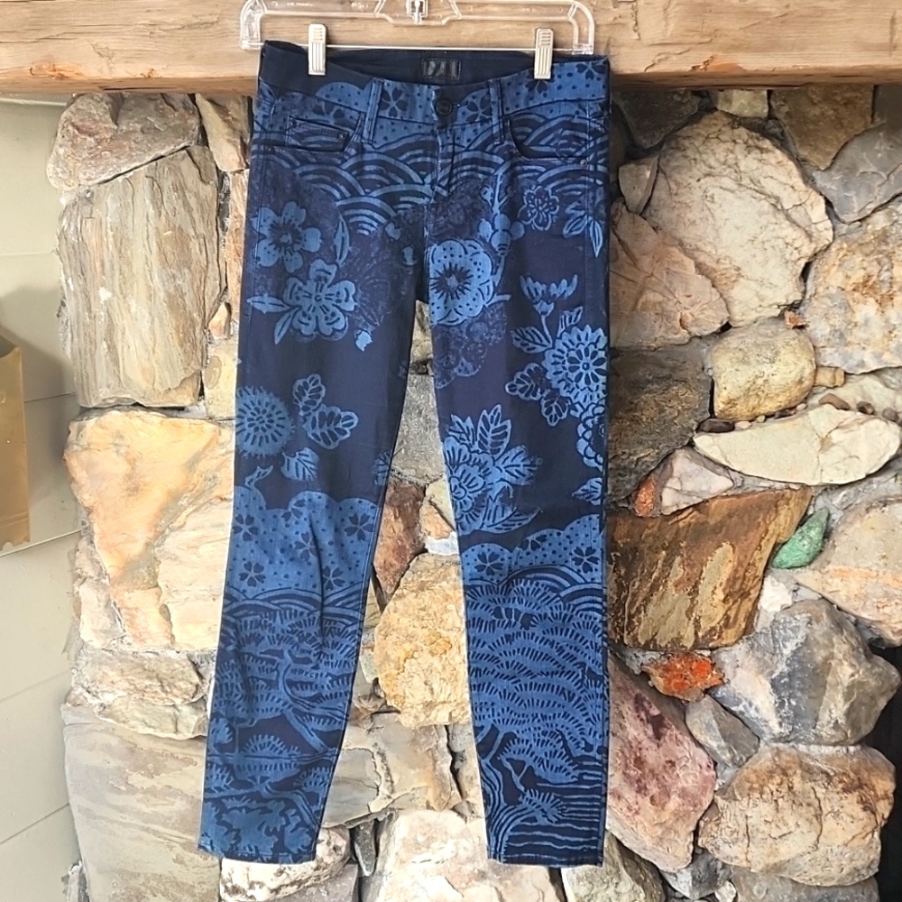 MOTHER Denim The Looker Blue Moon of Tokyo Cotton Crop Pants Size 25